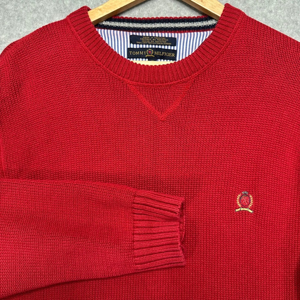 VTG Tommy Hilfiger Sweater Mens M‎ Red Cotton Crewneck Crest Logo Knit Pullover